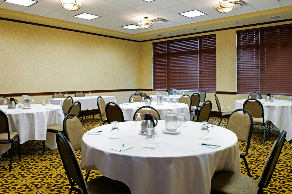 Holiday Inn Hotel & Suites West Edmonton by IHG - Général