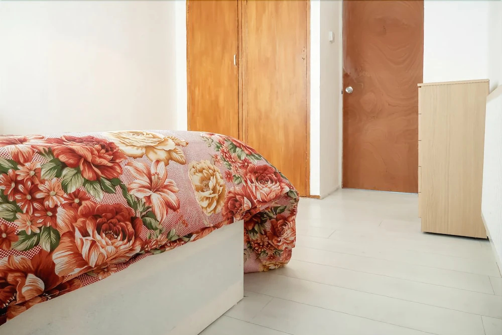 Barnes House - Deluxe Guest Room