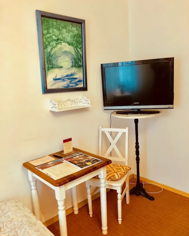 Economy room