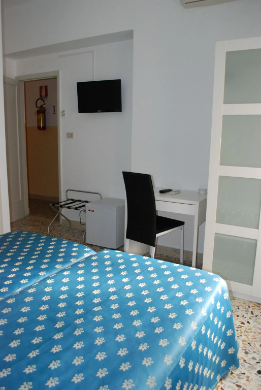 Maniel Beach Hotel - 5