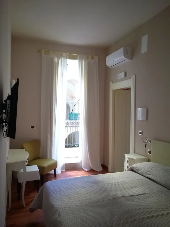 Standard Double room with balcony (full double bed)
