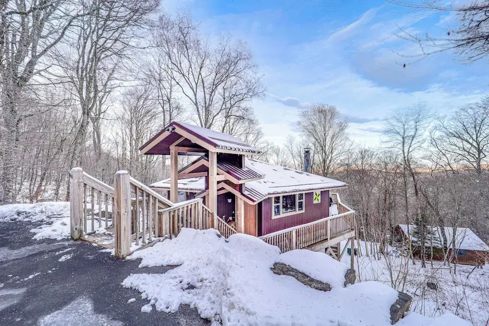 3 Bedrooms Cottage with balcony