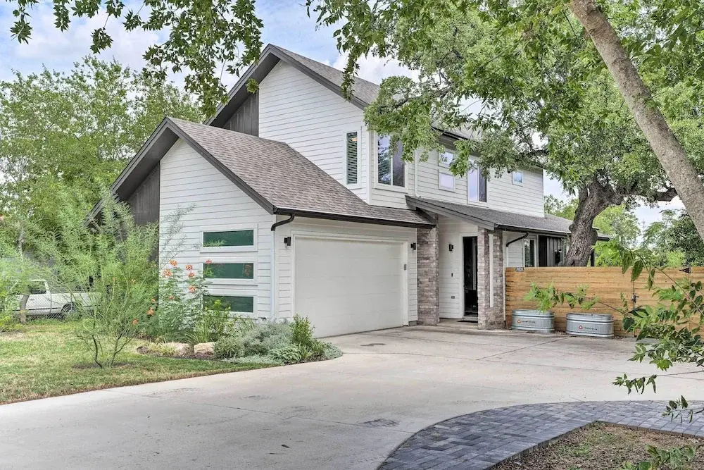 Gorgeous Georgetown Home, Walk to the Square!