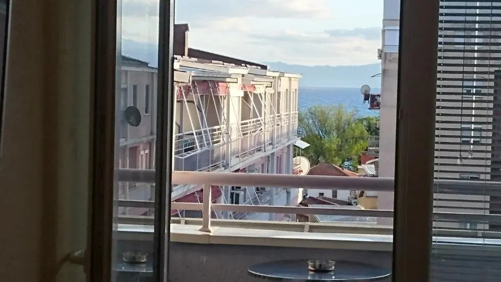 Standard Double room with lake view (full double bed)