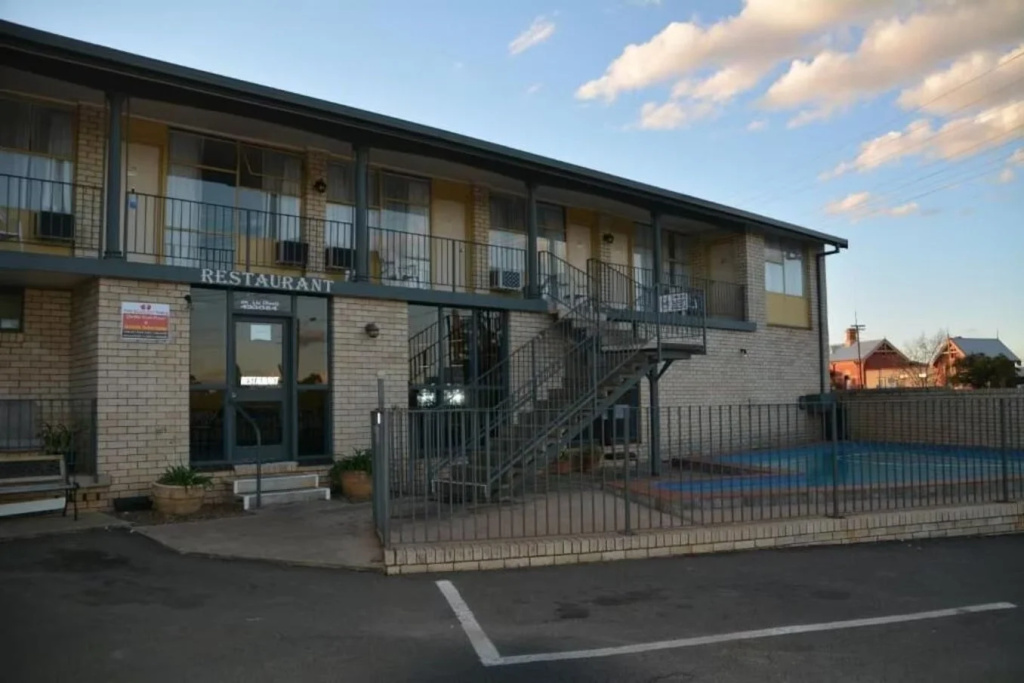 Adrian Motel in Forbes