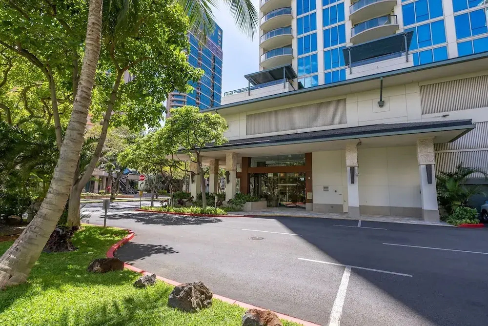 Allure Waikiki 2 Bedroom Condo by RedAwning