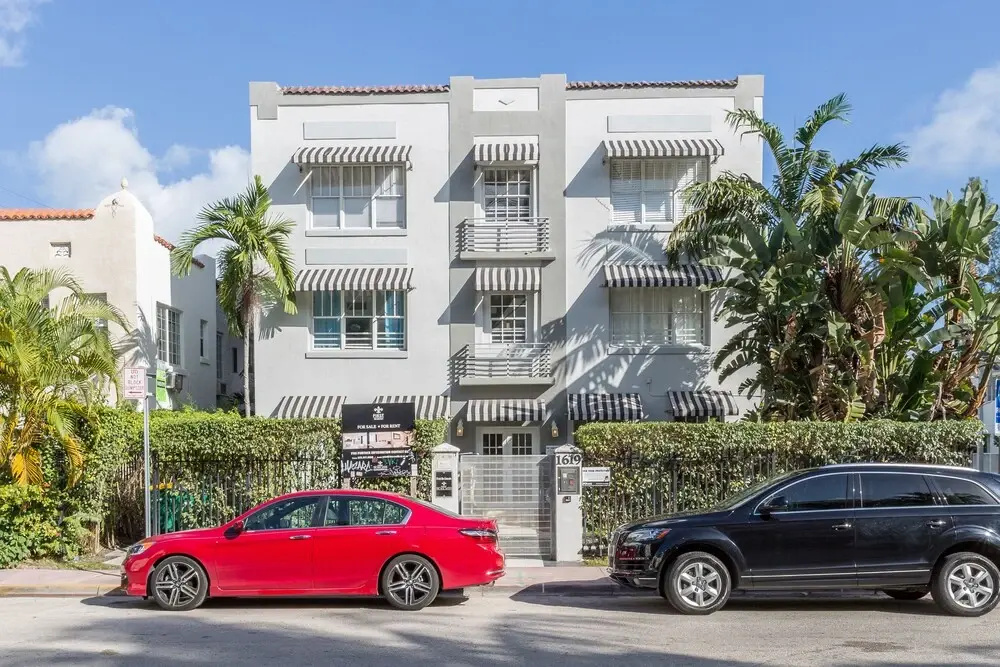 Holiday Apartment on Lincoln Road