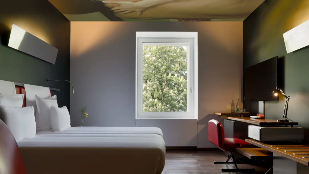 Deluxe Studio with park view