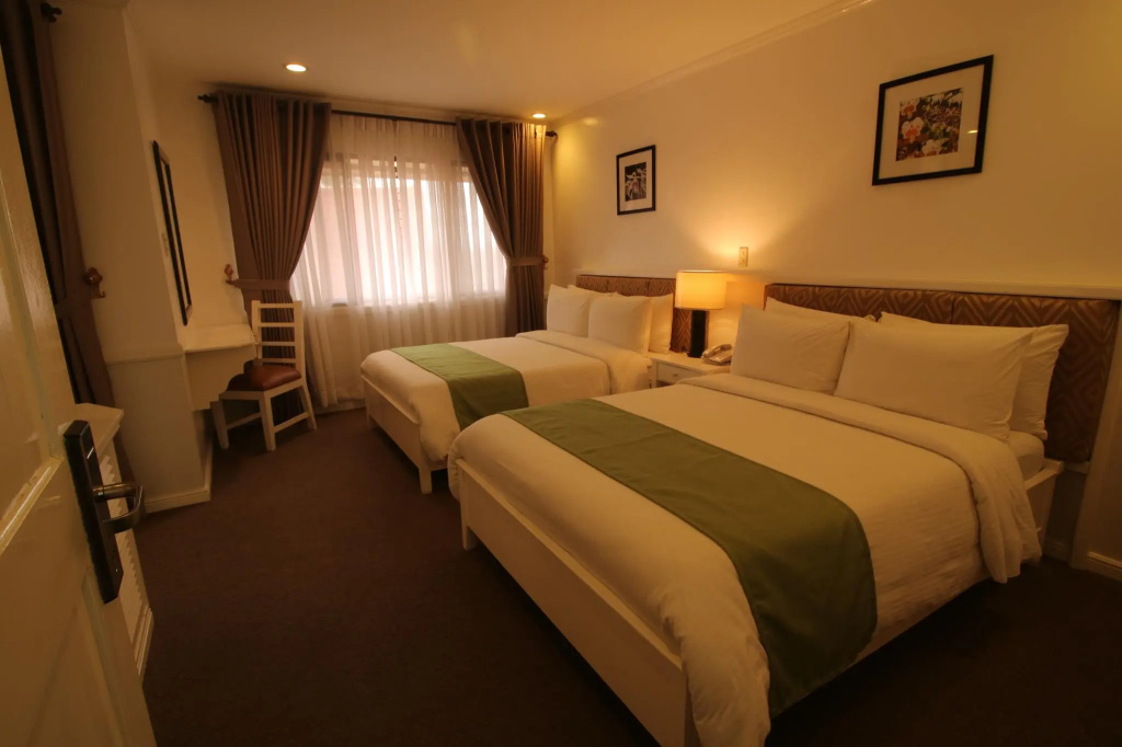 Deluxe Double room (full double bed)