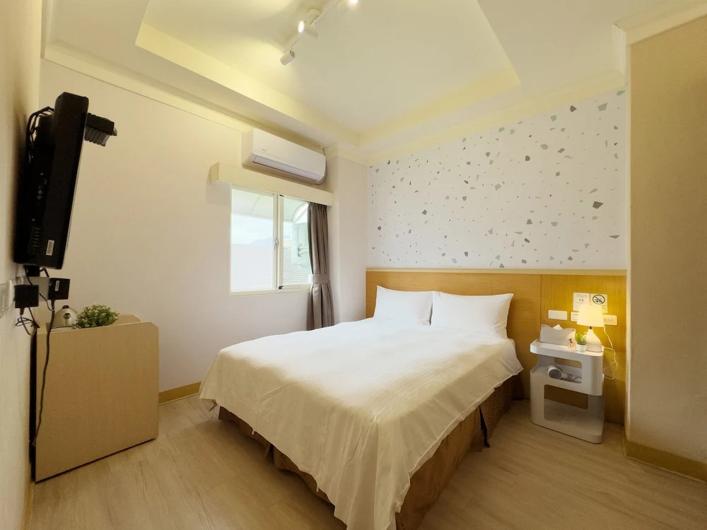 Superior Double room (full double bed)