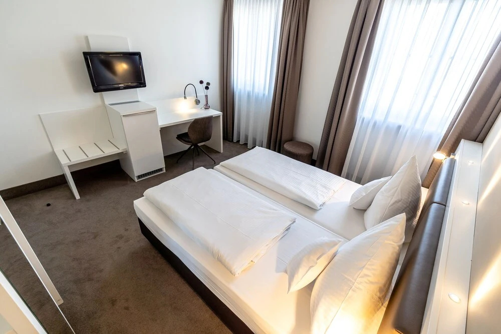Standard Double room (full double bed)