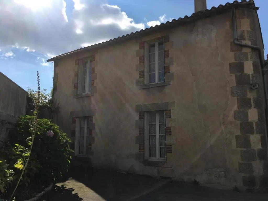 3 Bedrooms Cottage
