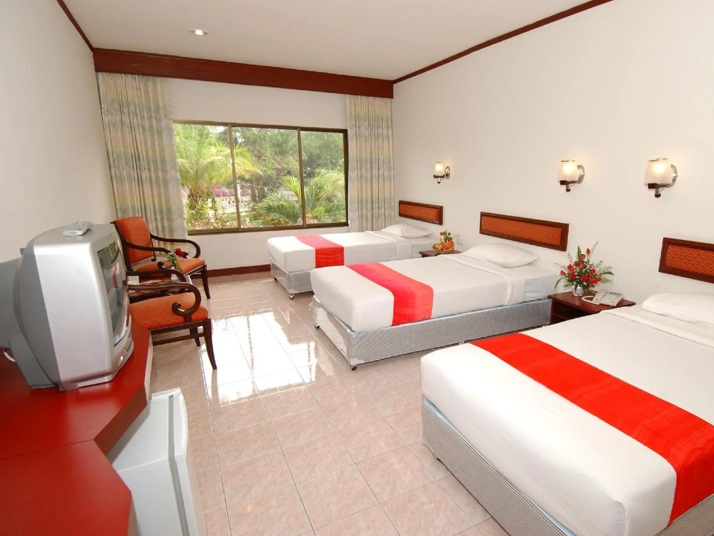 Standard Triple room