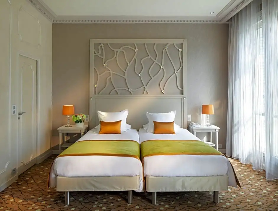Splendid Etoile Hotel - Tap to explore photos