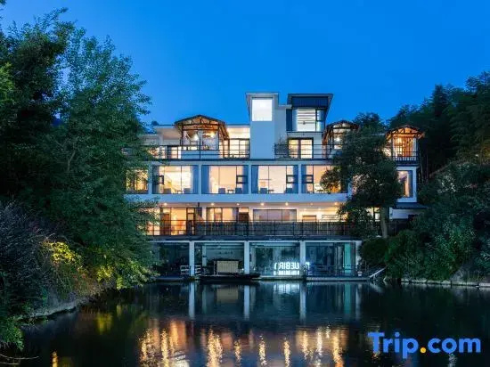 Zhuyinxing · Muyun Valley Stream Swing Boutique Inn