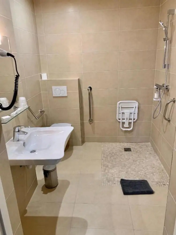 Superior Single room with city view (single bed)