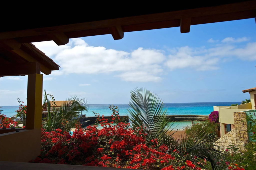 Beach & Waterfront
