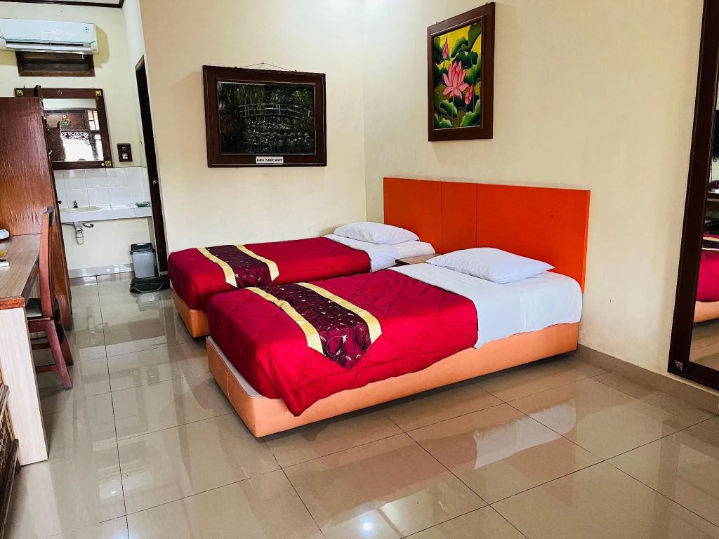 Taman Teratai Hotel — 4