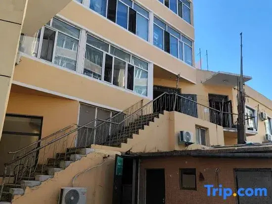 Yijia Hotel
