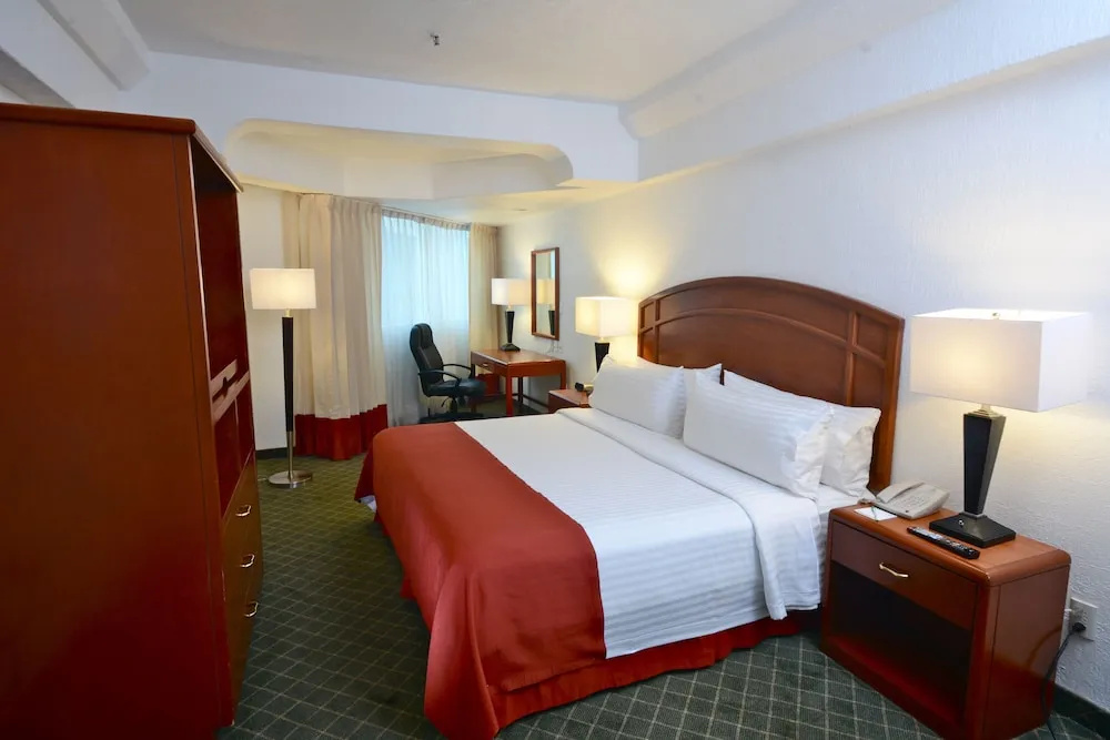 Deluxe Double room (full double bed)