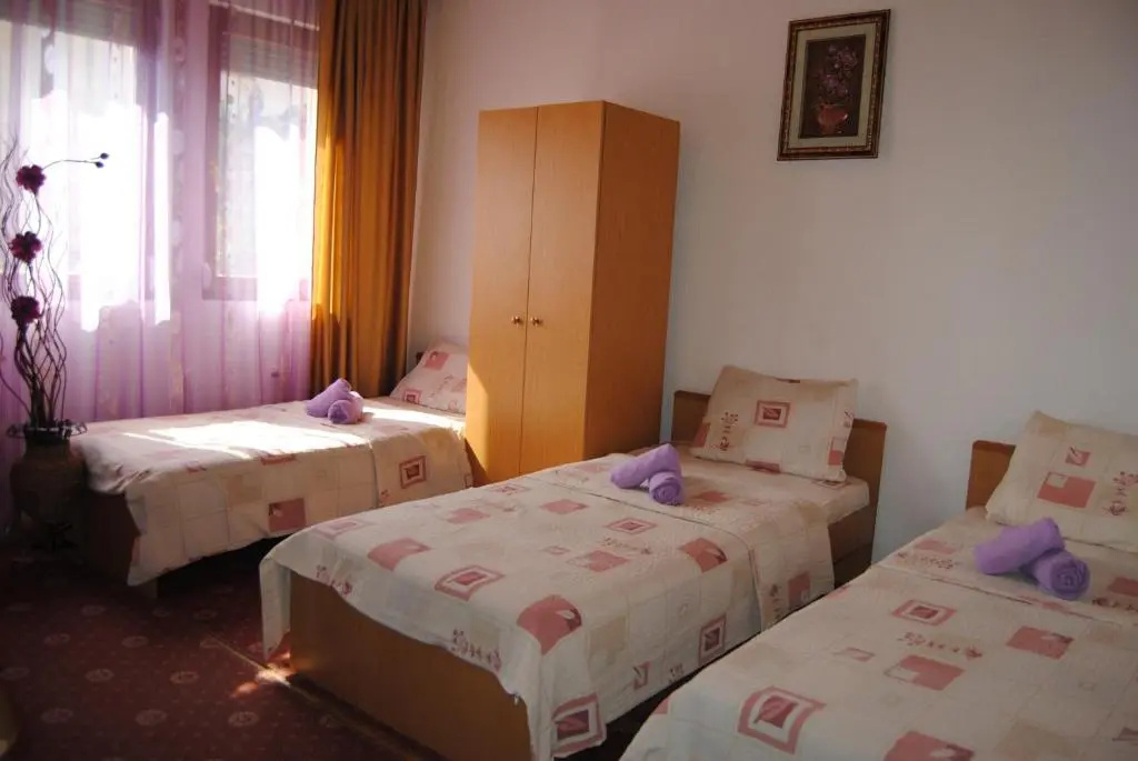 Standard Triple room with balcony