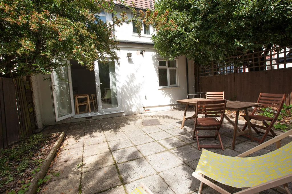 Tooting Rooms & Studio by PrimeCityHosts