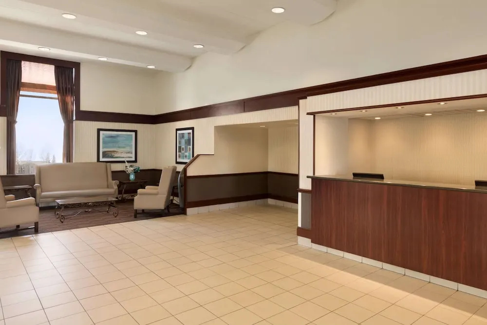 Lobby & Reception