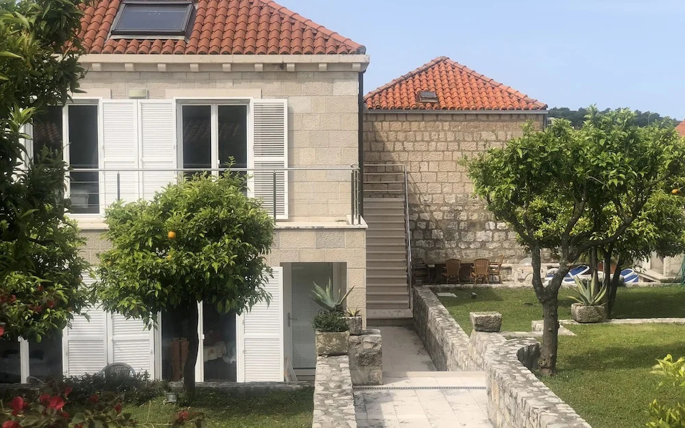 Apartment For 22 Pax In Cavtat