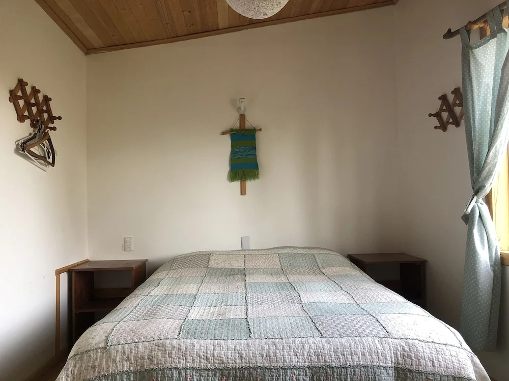 2 Bedrooms Standard Quadruple Family room with mountain view
