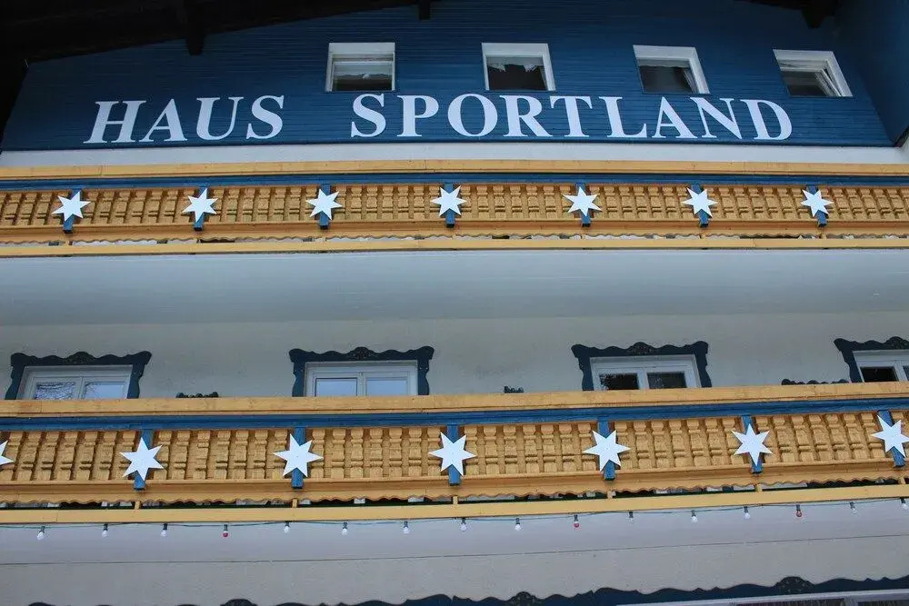 Sportland Inn