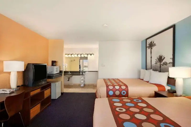 Deluxe Quadruple room
