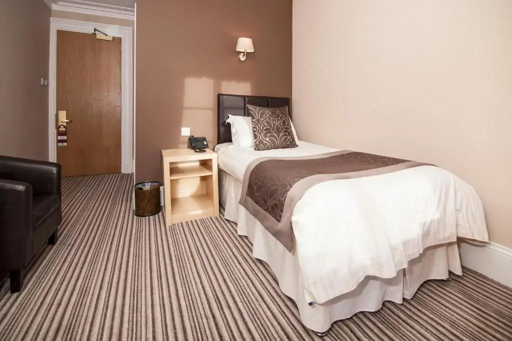 Burnett Arms Hotel - Chambres