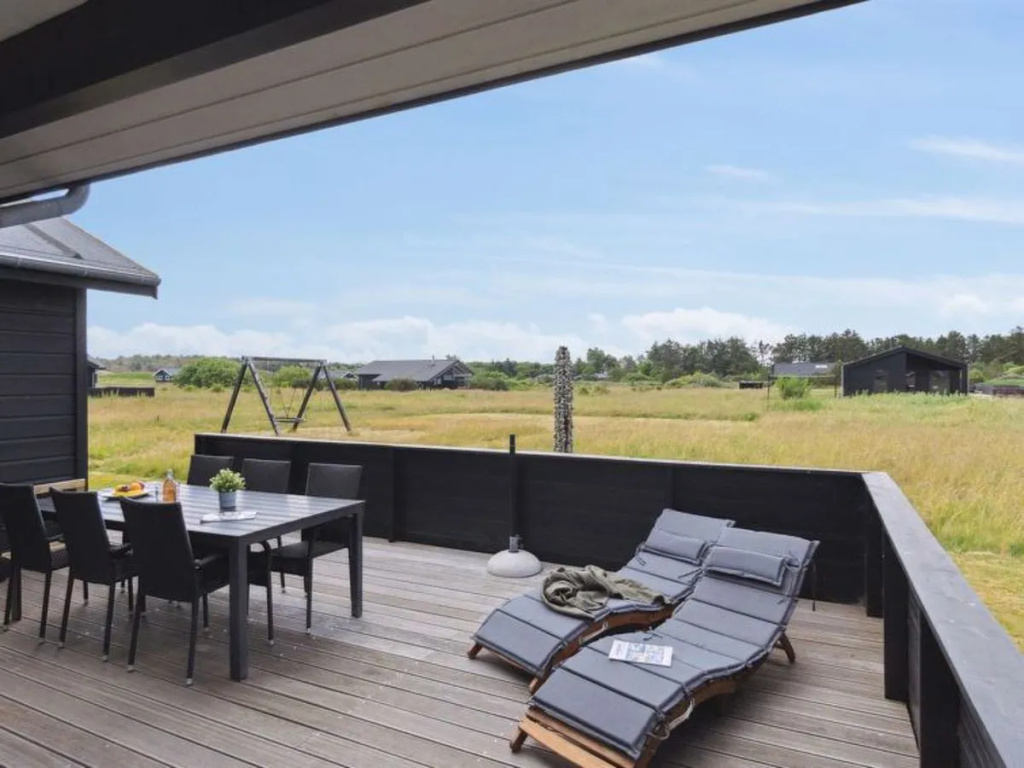 "Fader" - 950m from the sea in NW Jutland