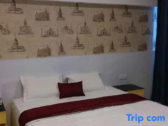 Deluxe Double room (full double bed)