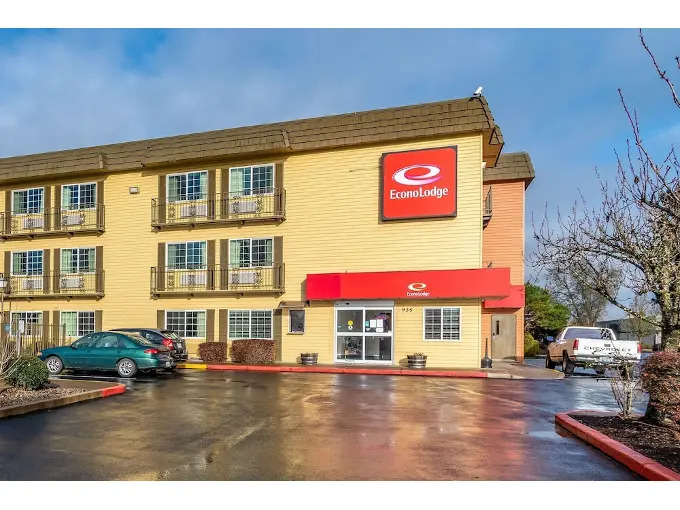 Econo Lodge — фото