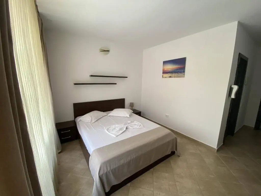 Standard Double room with garden view (full double bed)