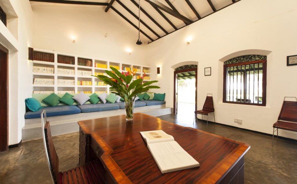 Apa Villa