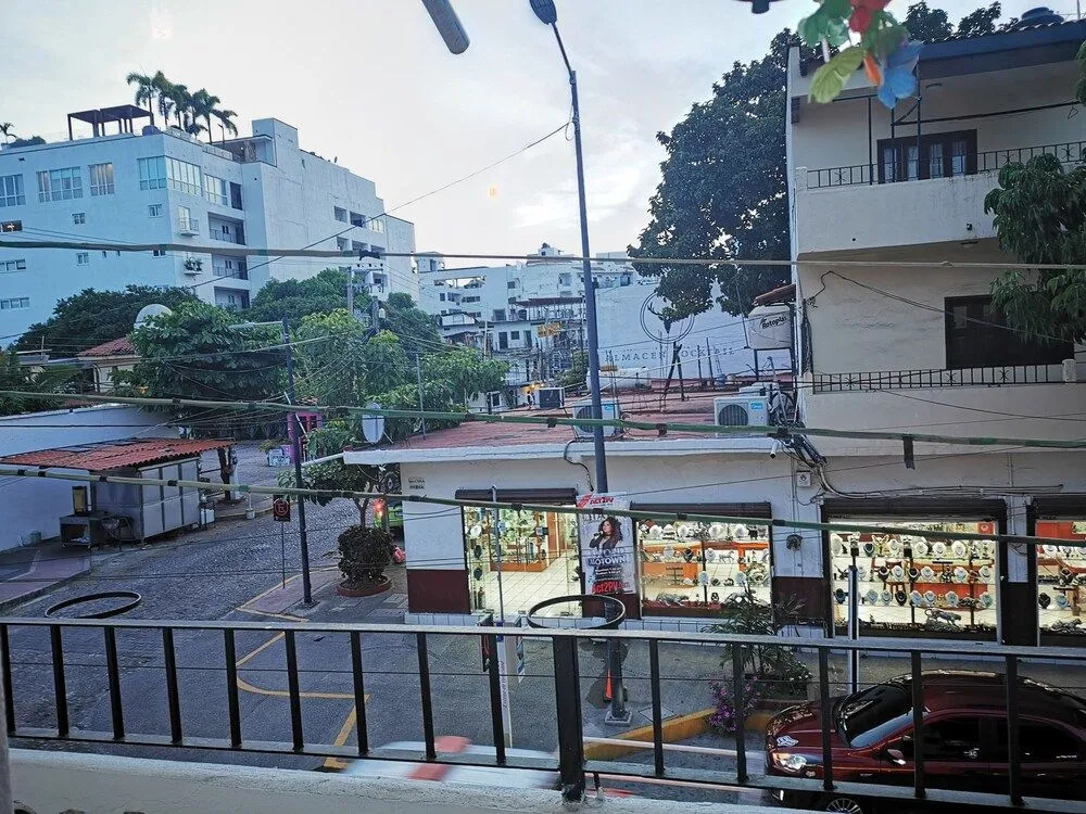 Vela Lounge & Hostel PV