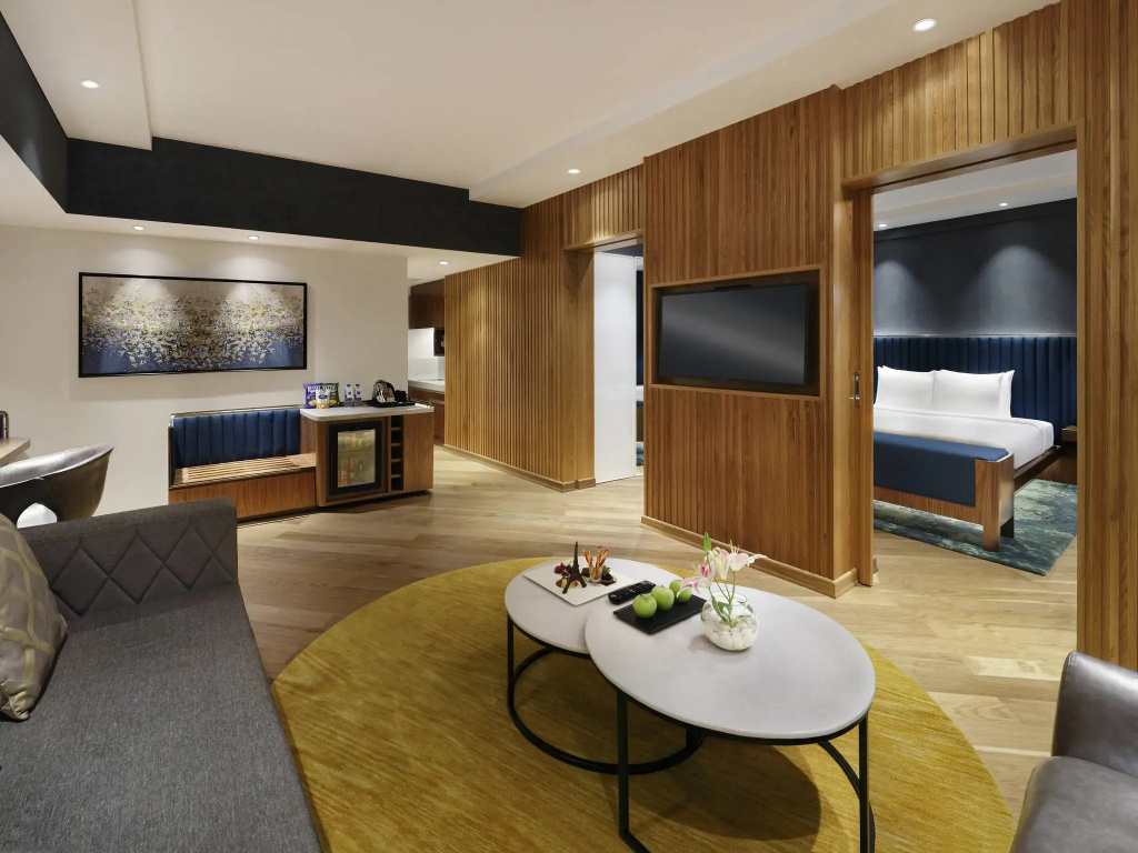 Executive Suite with city view