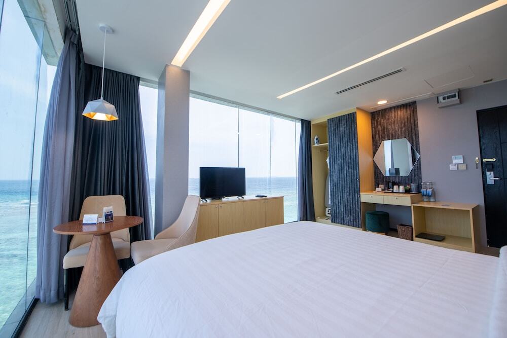 Swarn By Hawks Hotels (Ex. Clarks Exotica Kamadhoo Maldives)
