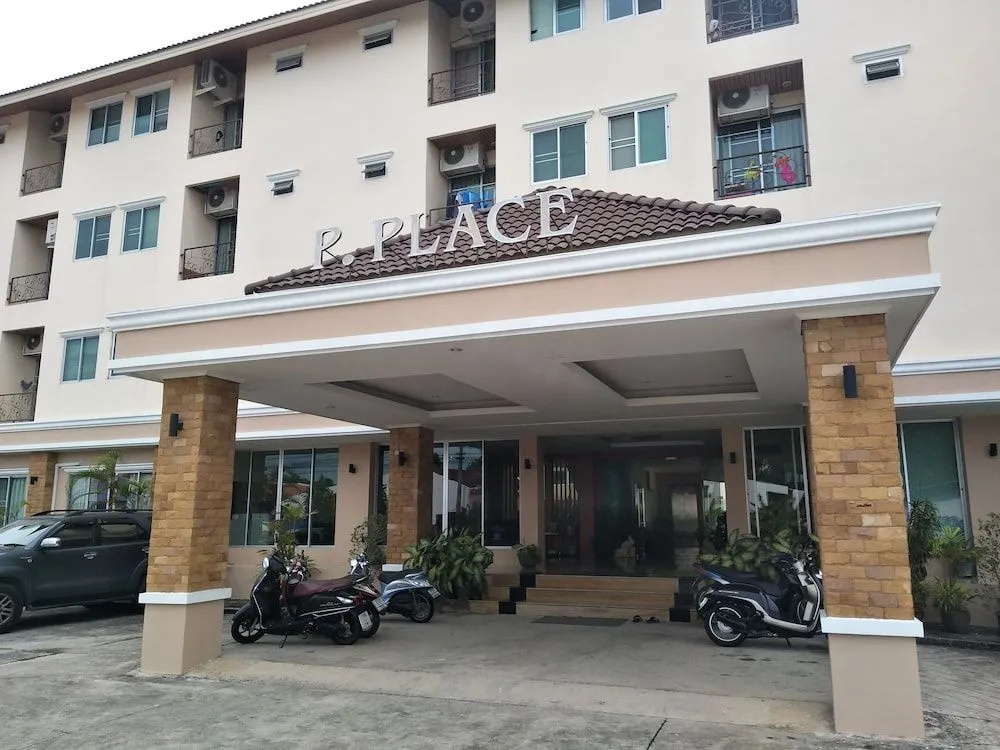 P. Place Service Residence