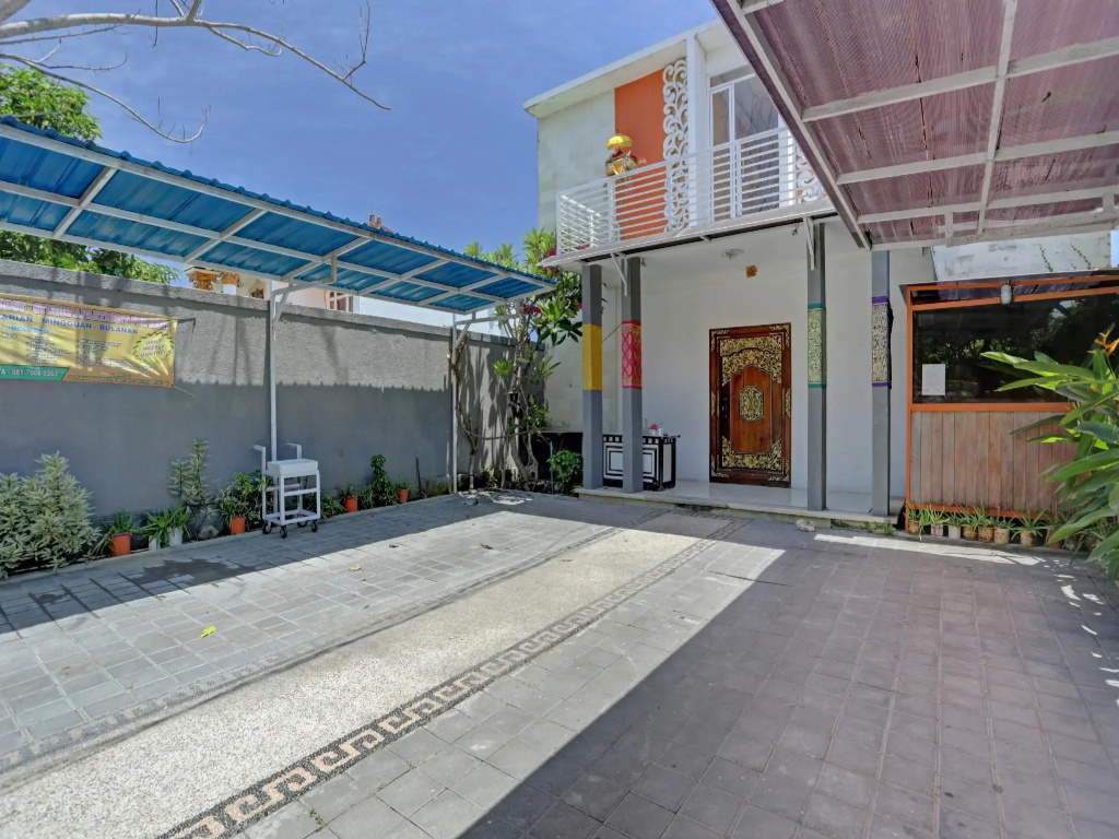 OYO 3856 Tizta Suites Bali
