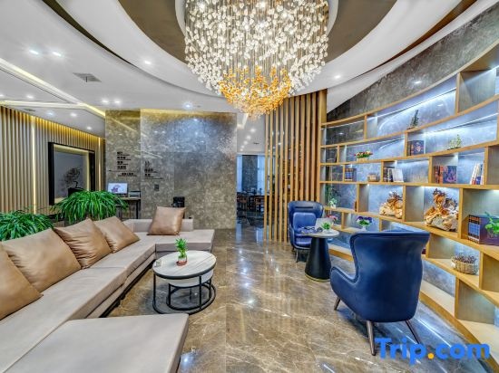 Qingdao Four Seasons Beautiful Scenery Hotel in Qingdao