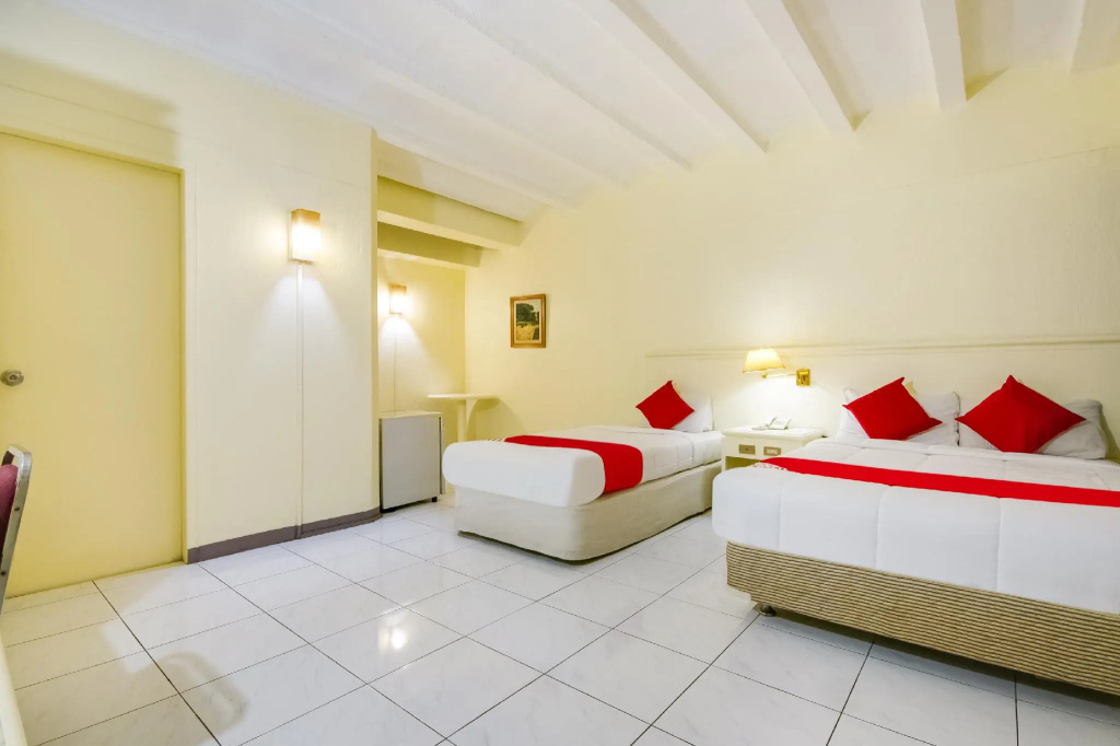 Deluxe Family Suite