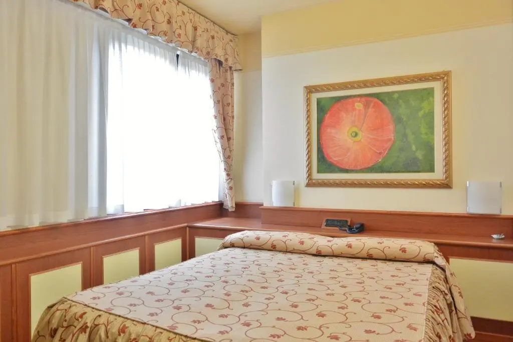 Double room (full double bed)