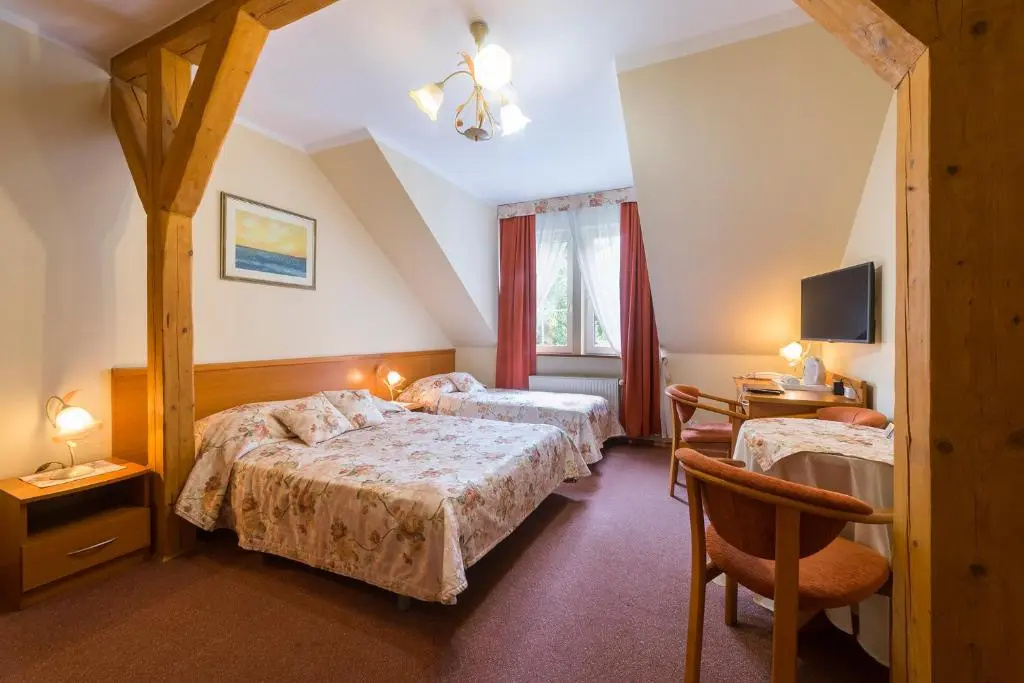 Standard Triple room