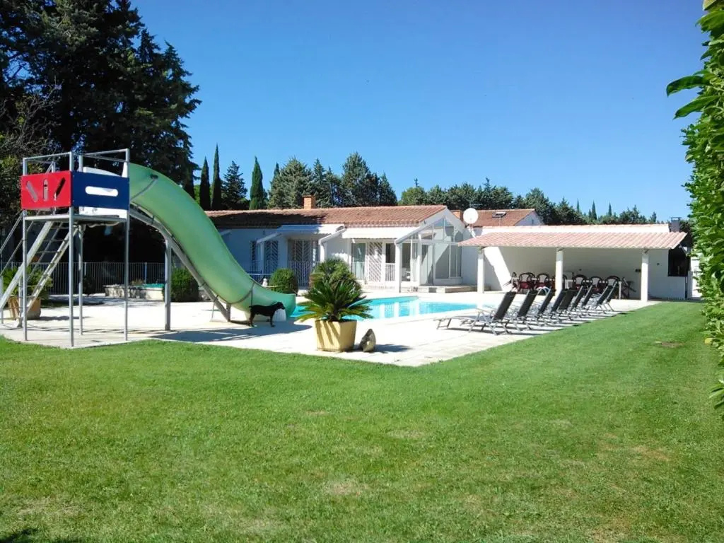 Villa With 6 Bedrooms in Meynes, With Private Pool, Enclosed Garden an