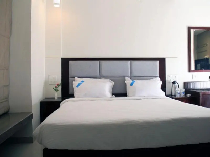 The Sky Court Hotel - Chambres