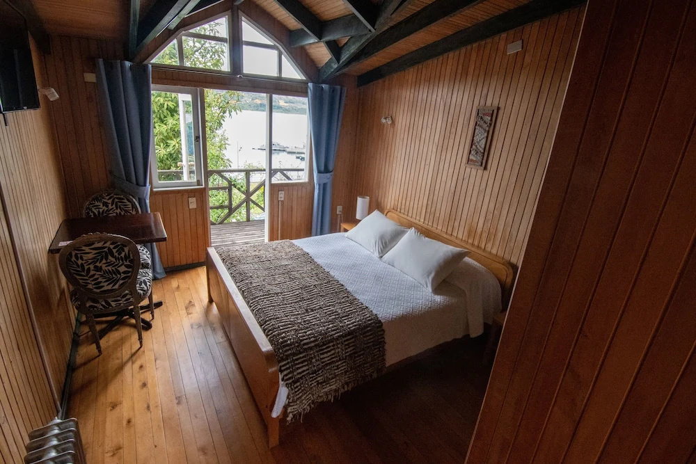 Superior Double room with ocean view (full double bed)