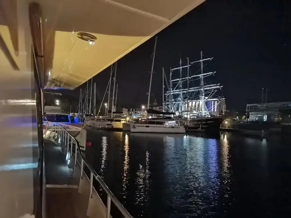 Afficher la photo 6 — Exclusive Yacht With a Roof Terrace